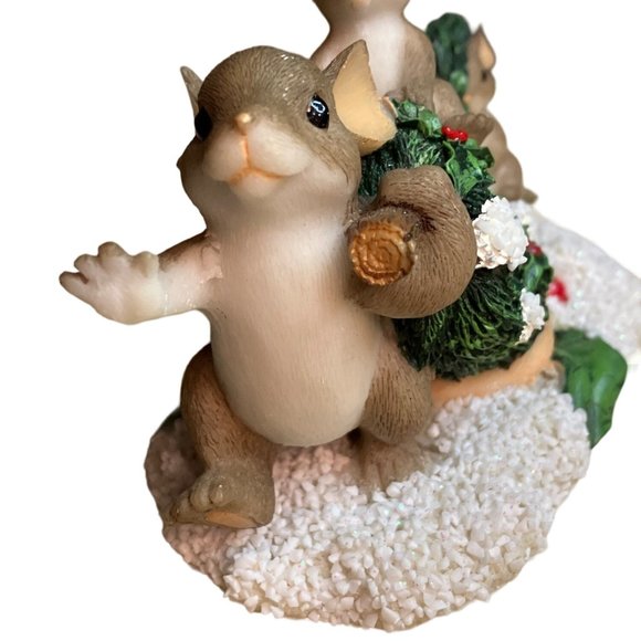 CHARMING TAILS BY FITZ & FLOYD FIGURINE "BRINGING HOME THE TREE" HOLIDAYS - Picture 4 of 15